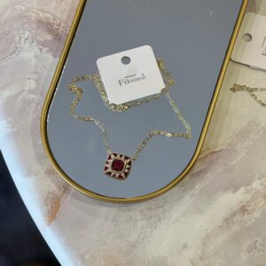 Kırmızı kare uçlu çelik gold kolye
