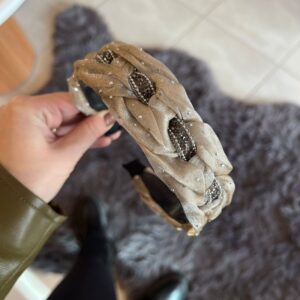 Taş detaylı tül taç krem