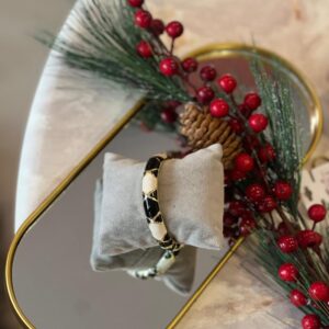 Siyah / beyaz mineli kelepçe bileklik