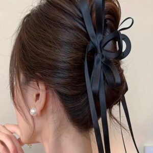 Siyah kurdeleli mandal toka